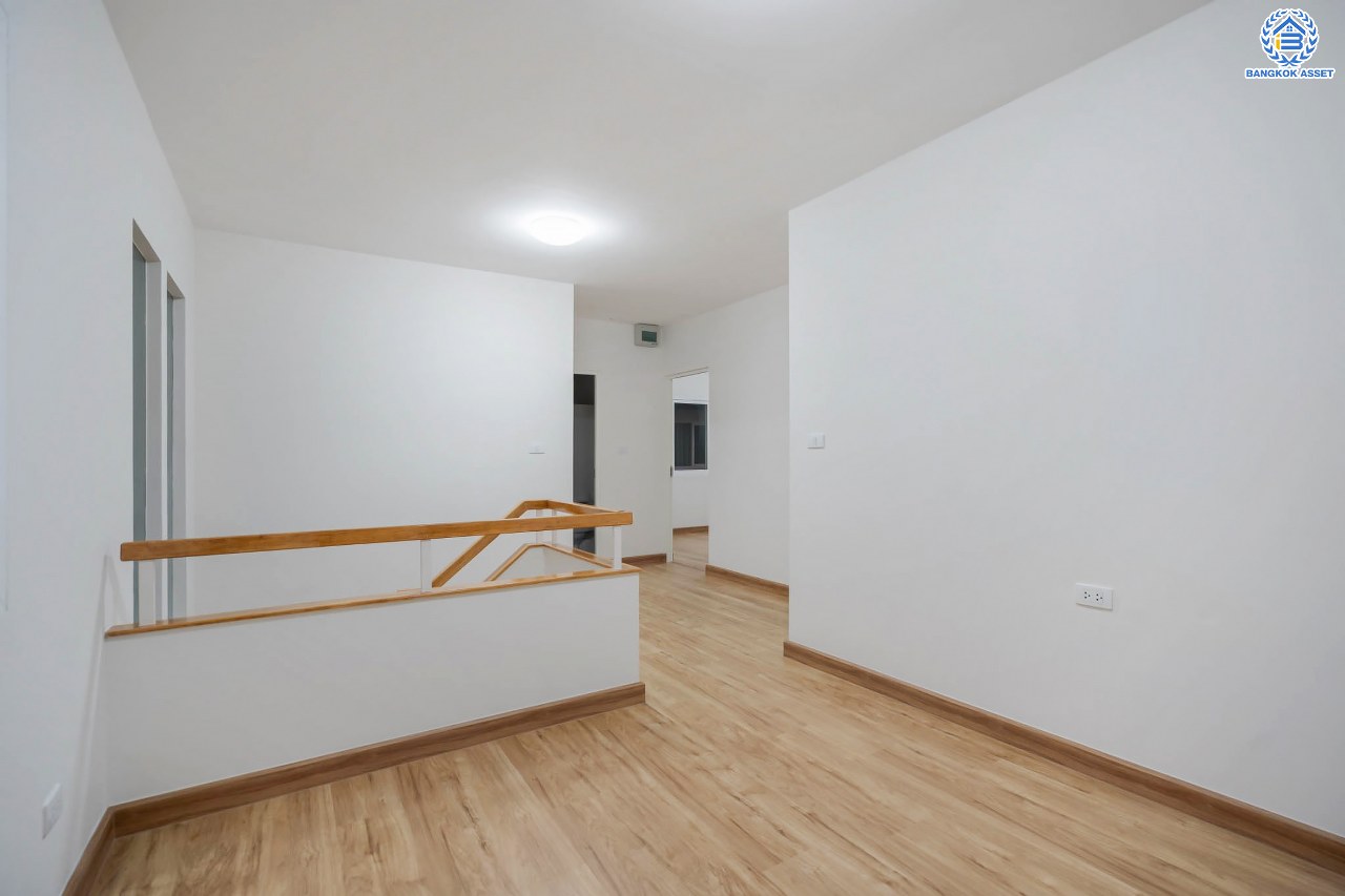 บ้านเดี่ยวมือสองนนทบุรี โครงการ ชัยพฤกษ์ ปิ่นเกล้า-กาญจนาฯ ถนนเมน วิวสวย หลังมุม จากแบรนด์คุณภาพ LH เนื้อที่ 75.8 ตร.ว. ฟังก์ชัน 3 ห้องนอน 3 ห้องน้ำ 1 ห้องอเนกประสงค์ จอดรถได้ 2 คัน บนทำเลศักยภาพ ใกล้เซ็นทรัลเวสต์เกต ทางด่วน "กาญจนาภิเษก" รถไฟฟ้าสายสีม่วง "สถานีตลาดบางใหญ่"